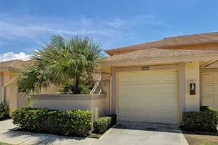 2004 Longpointe Cir, Venice, FL 34293 - Photo 2