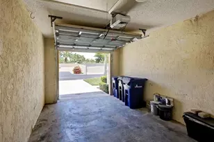 2004 Longpointe Cir, Venice, FL 34293 - Photo 4
