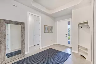17617 Santorini Ct, Venice, FL 34293 - Photo 4