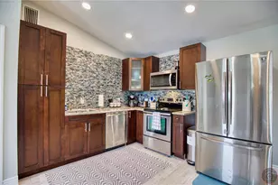 5042 Linda St, Venice, FL 34293 - Photo 8