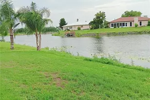 980 N Gondola Dr, Venice, FL 34293 - Photo 2
