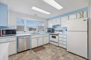 832 Jolanda Cir, Venice, FL 34285 - Photo 2