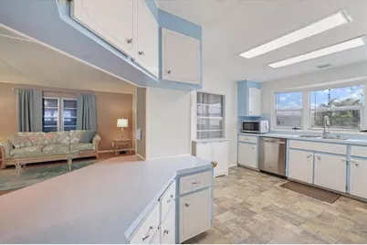 832 Jolanda Circle, Venice, FL 34285 - Photo 4