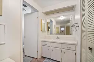 832 Jolanda Cir, Venice, FL 34285 - Photo 14