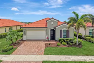 24268 Gallberry Dr, Venice, FL 34293 - Photo 1