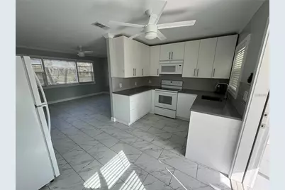 301 Colonia Lane W, Nokomis, FL 34275 - Photo 2