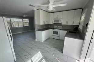 301 Colonia Ln W, Nokomis, FL 34275 - Photo 2