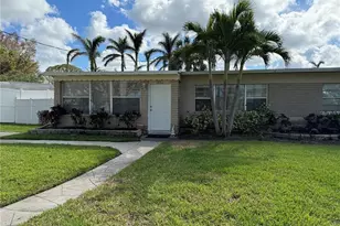 301 Colonia Ln W, Nokomis, FL 34275 - Photo 1