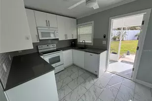 301 Colonia Ln W, Nokomis, FL 34275 - Photo 18