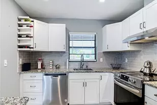 1716 Lakeside Dr, Venice, FL 34293 - Photo 8