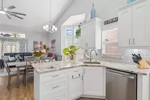 9330 New Orleans Dr, Weeki Wachee, FL 34613 - Photo 16