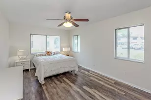 808 Capri Isles Blvd, Venice, FL 34292 - Photo 16
