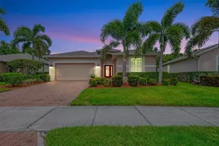 9082 Coachman Dr, Venice, FL 34293 - Photo 2