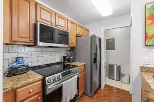 115 112th Ave NE, Saint Petersburg, FL 33716 - Photo 14