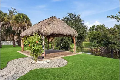 281 Pembroke Drive, Port Charlotte, FL 33954 - Photo 38