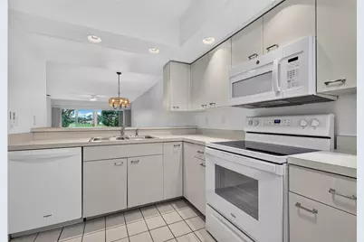 840 Bird Bay Drive W #104, Venice, FL 34285 - Photo 8