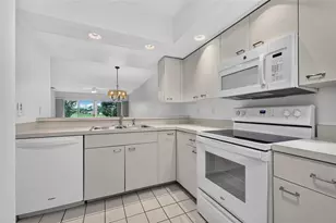 840 Bird Bay Dr W, Venice, FL 34285 - Photo 8