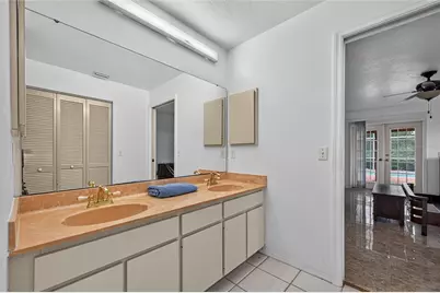 105 Jacaranda Boulevard, Venice, FL 34292 - Photo 16