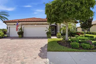 20203 Granlago Dr, Venice, FL 34293 - Photo 4