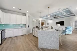20203 Granlago Dr, Venice, FL 34293 - Photo 6