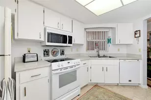 841 Bayport Cir, Venice, FL 34292 - Photo 18