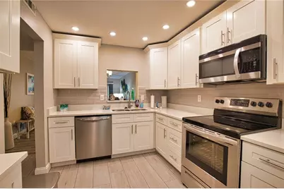 240 Santa Maria Street #225, Venice, FL 34285 - Photo 8