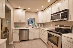 240 Santa Maria St, Venice, FL 34285 - Photo 8