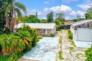 507 Pinewood Ave, Nokomis, FL 34275 - Photo 1