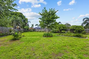 6640 Waterford Ln, Sarasota, FL 34238 - Photo 28