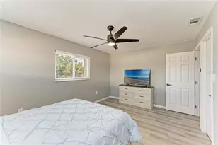 460 E Base Ave, Venice, FL 34285 - Photo 18