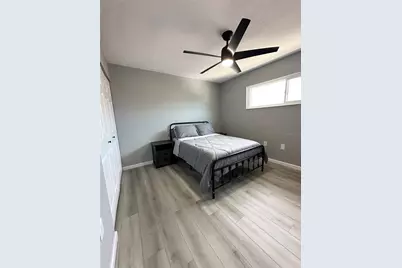 460 E Base Avenue #129, Venice, FL 34285 - Photo 4