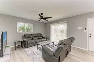 460 E Base Ave, Venice, FL 34285 - Photo 12