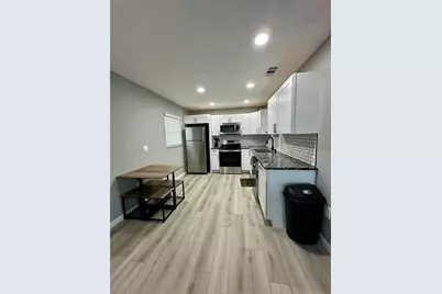 460 E Base Avenue #129, Venice, FL 34285 - Photo 12