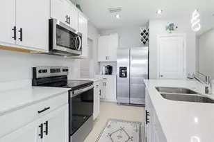6340 Silverstar Dr, Sarasota, FL 34240 - Photo 10