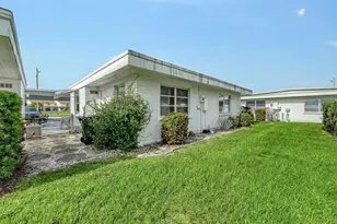 1523 Lakeside Dr, Venice, FL 34293 - Photo 28