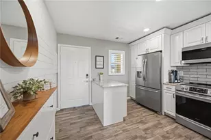 406 Cerromar Cir N, Venice, FL 34293 - Photo 8