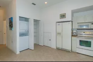 1604 Triano Cir, Venice, FL 34292 - Photo 4