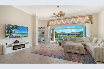 679 Lakescene Drive, Venice, FL 34293 - Photo 8