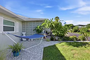 1027 Beach Manor Cir, Venice, FL 34285 - Photo 48