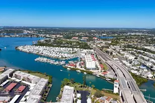 1027 Beach Manor Cir, Venice, FL 34285 - Photo 84