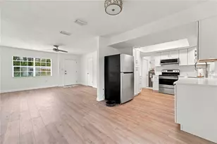 2855 Dueby St, Sarasota, FL 34231 - Photo 8