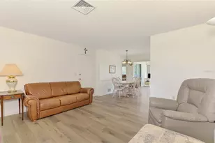 393 Circlewood Dr, Venice, FL 34293 - Photo 10