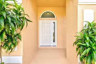 203 Lake Victoria Ct, Englewood, FL 34223 - Photo 6