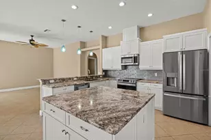 203 Lake Victoria Ct, Englewood, FL 34223 - Photo 18