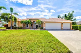 203 Lake Victoria Ct, Englewood, FL 34223 - Photo 4