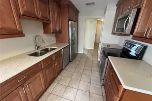 517 Mt Vernon Dr, Venice, FL 34293 - Photo 2