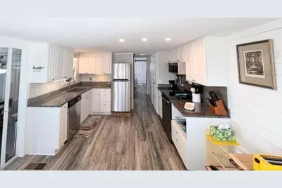 813 S Green Circle, Venice, FL 34285 - Photo 10