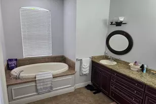 4644 Sawyer Rd, Sarasota, FL 34233 - Photo 16