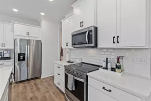 145 Soliera St, North Venice, FL 34275 - Photo 10