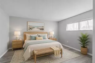 460 Base Ave E, Venice, FL 34285 - Photo 6